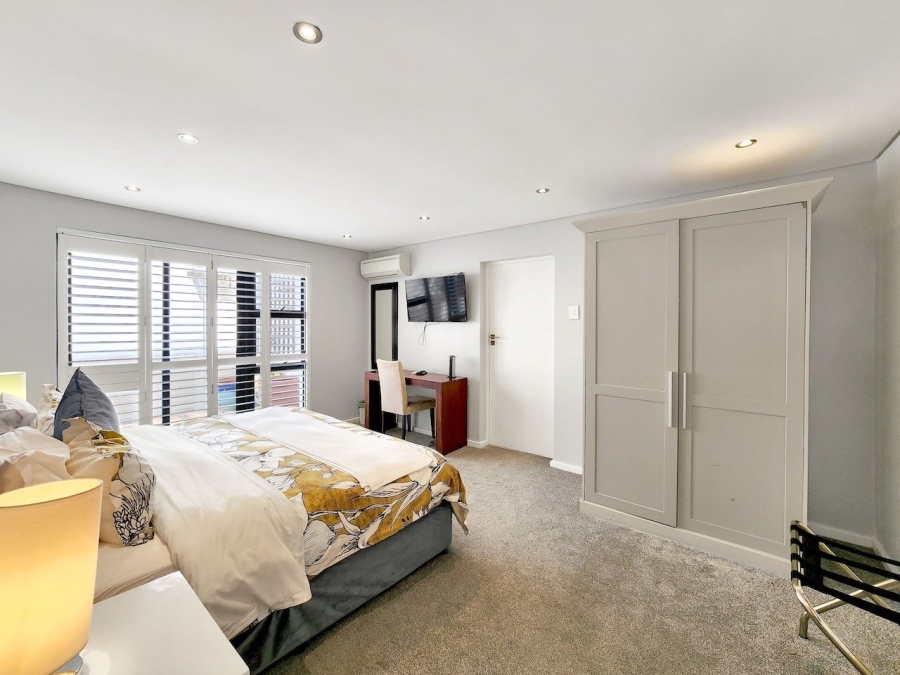To Let 7 Bedroom Property for Rent in Camps Bay Western Cape
